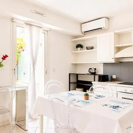 Beachfront In Apartment Menton