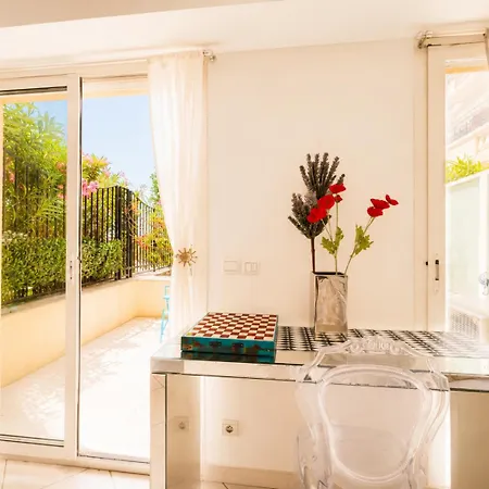 Beachfront In Apartment Menton