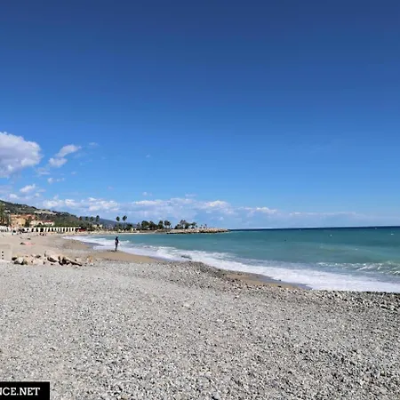 Beachfront In Apartment